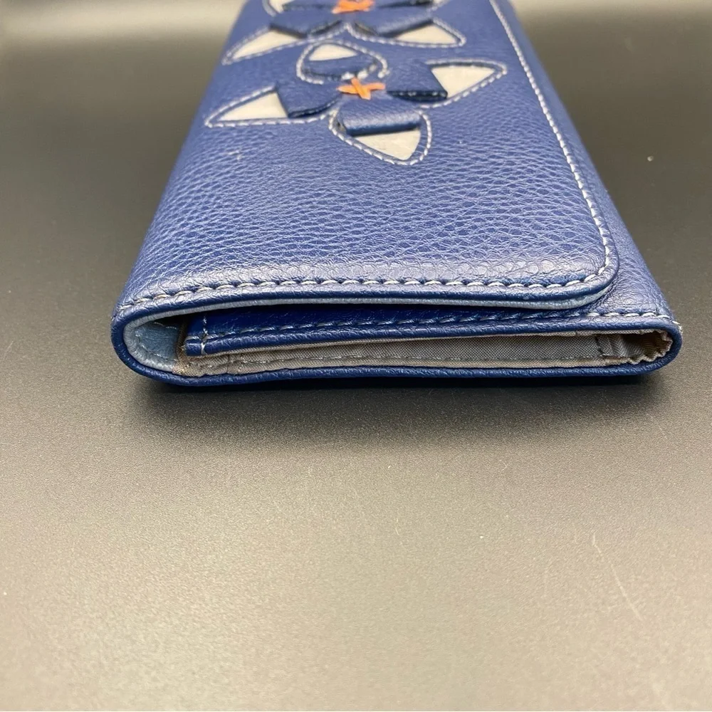 Relic by Fossil Leather Wallet - Picture 9 of 9